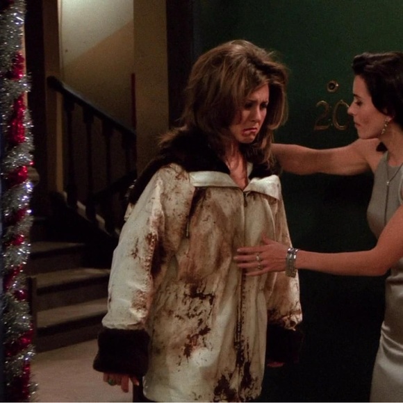 Vintage Cream Coat with Brown Fur Collar Inspired by Rachel Green on Friends - Picture 4 of 14